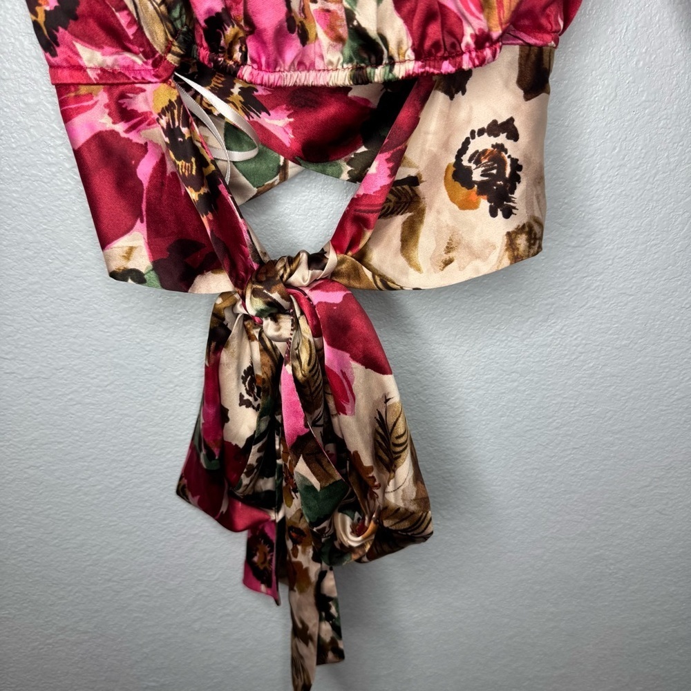 Floral Puff Sleeve Tie-Back Top - Picture 9 of 16